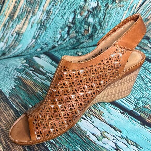 Pikolinos Benissa Wooden Wedge Slingback Laser Cut Peep Toe  * PIKOLINOS Tan Laser-Cut Wedge Sandals
